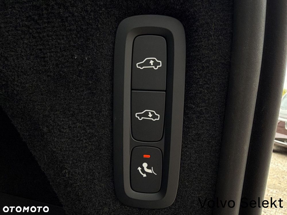 Volvo XC 90 - 22