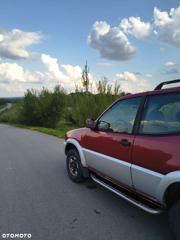 Nissan Terrano 2.4 SR - 5