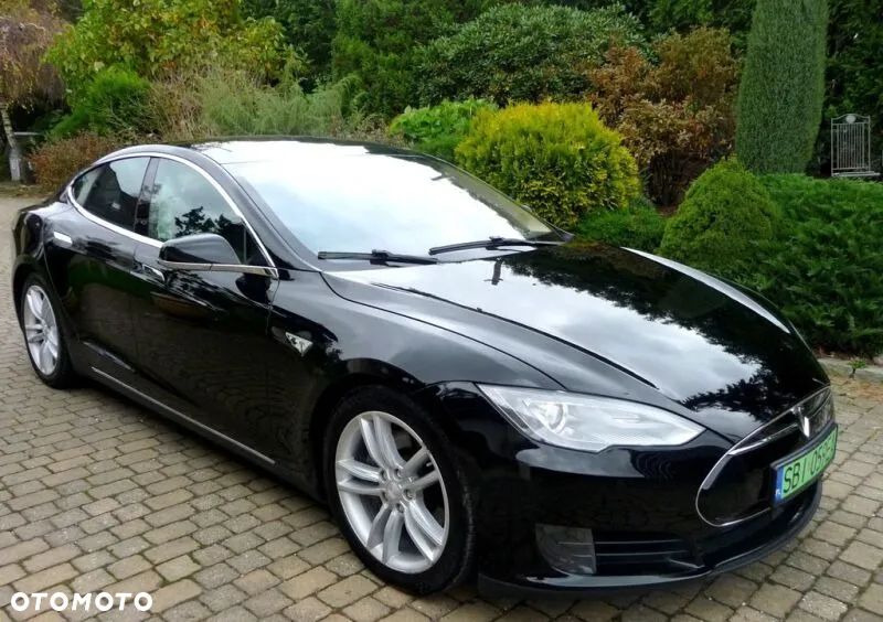 Tesla Model S 70 D - 2