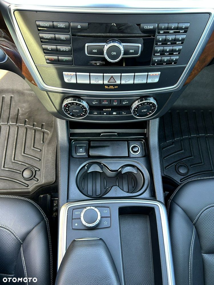 Mercedes-Benz ML - 26