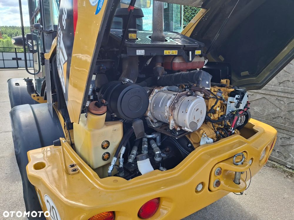 Caterpillar CAT 908 M - 18
