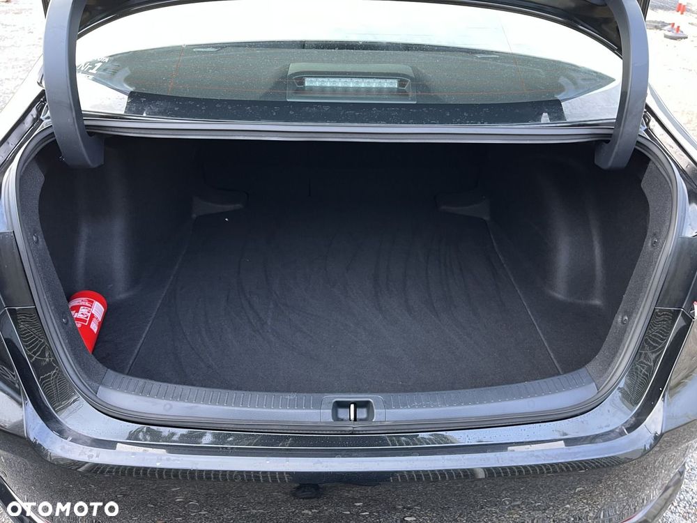 Toyota Corolla 1.8 Hybrid Comfort - 32