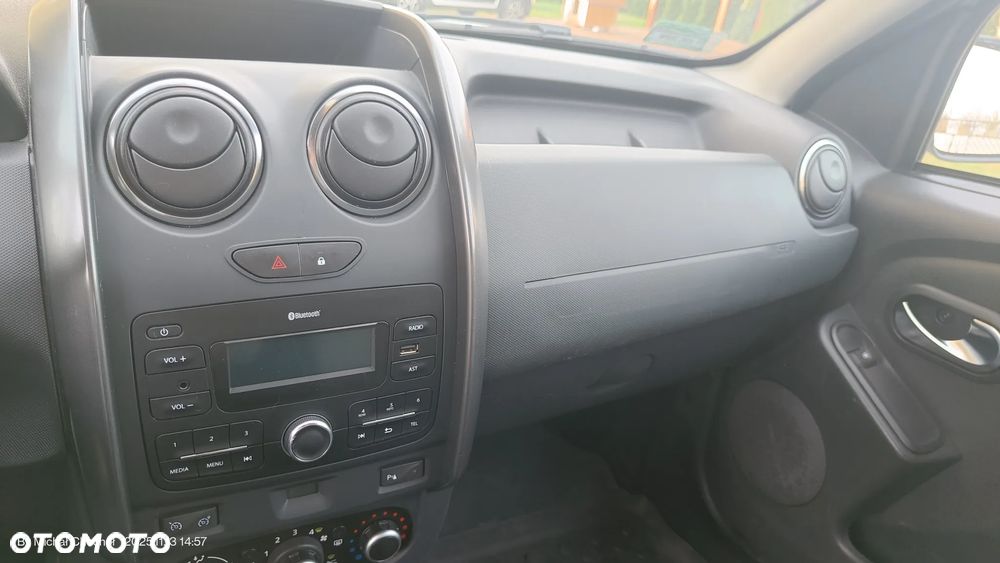 Dacia Duster 1.6 SCe Laureate S&S - 15