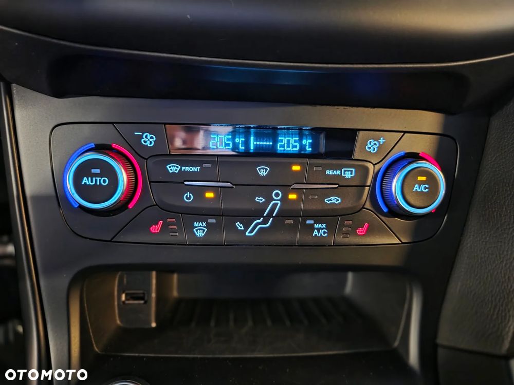 Ford Focus Turnier 2.0 EcoBoost ST - 28