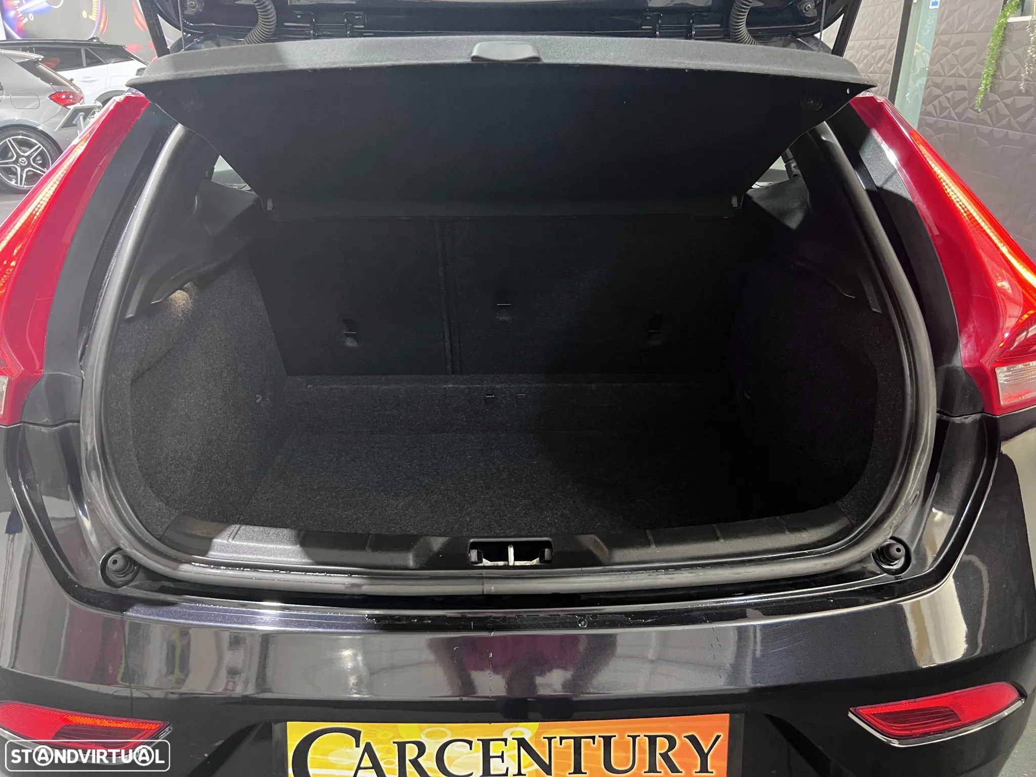 Volvo V40 1.6 D2 Momentum - 3