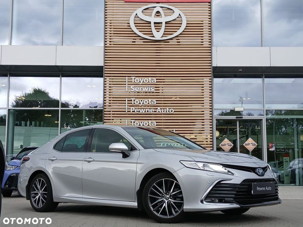 Toyota Camry - 1