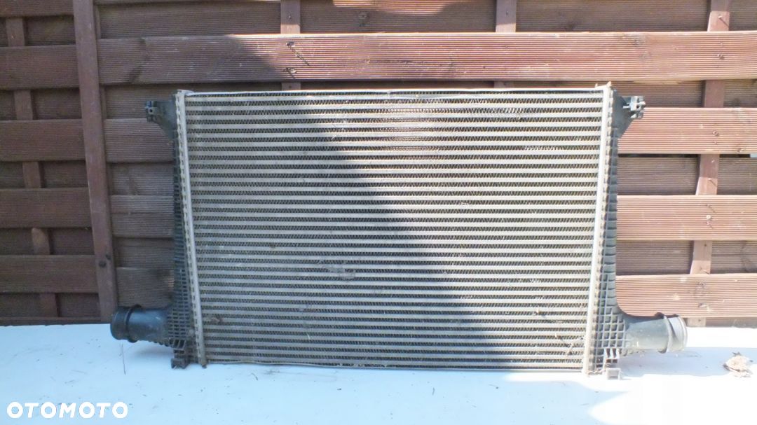 CHŁODNICA INTERCOOLER AUDI Q7 4M0 145805C - 1