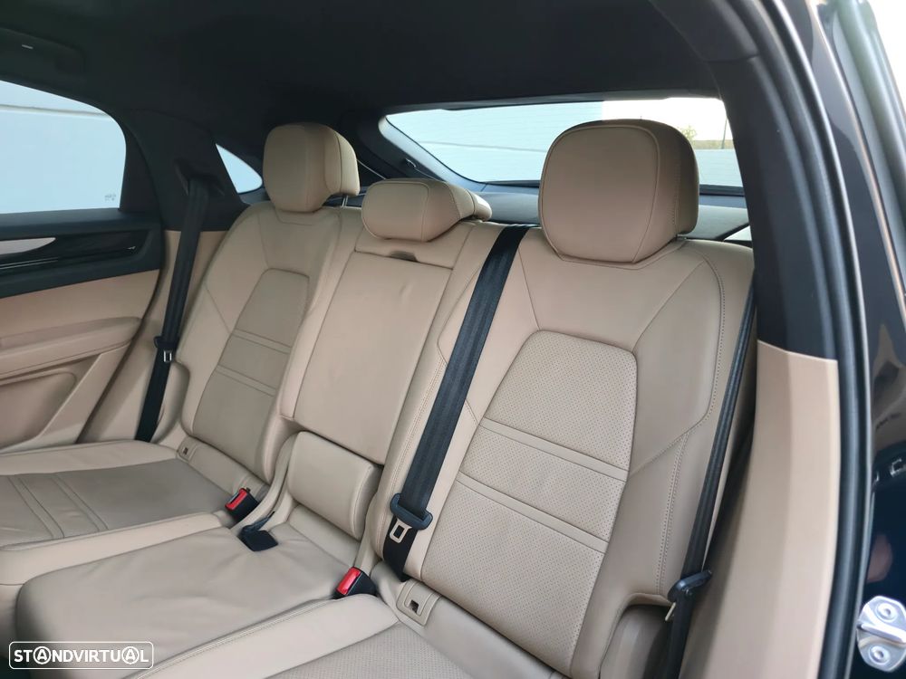 Porsche Cayenne Coupé E-Hybrid - 34
