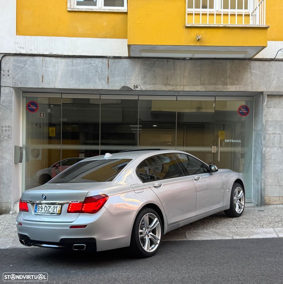 BMW 750 Li xDrive Pack M - 13