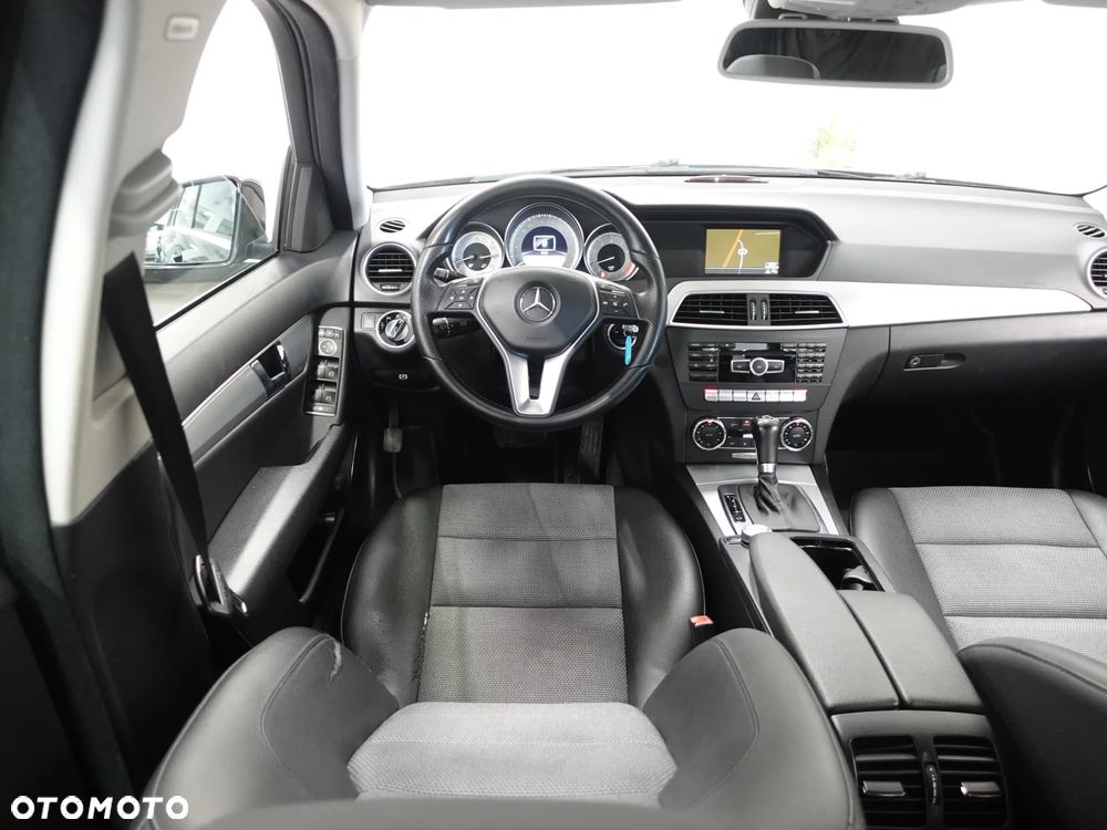 Mercedes-Benz Klasa C 200 (BlueEFFICIENCY) 7G-TRONIC Avantgarde - 29