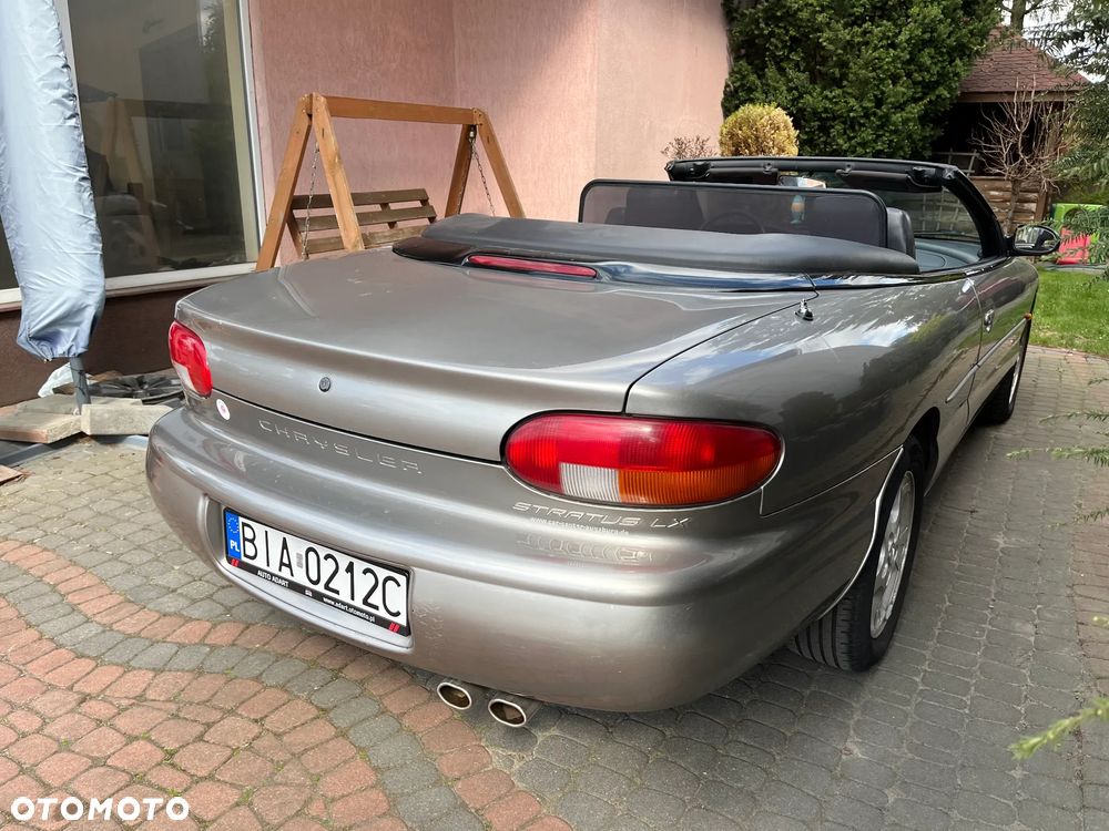 Chrysler Stratus - 12