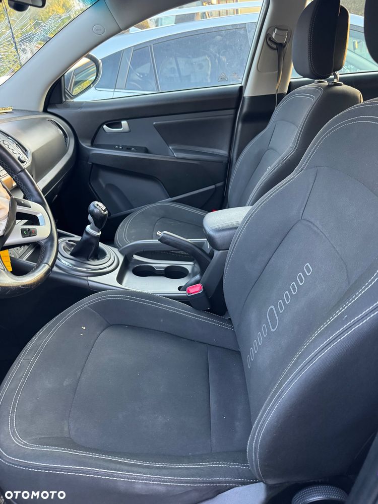 Kia Sportage 1.7 CRDI 2WD ISG Dream-Team Edition - 8