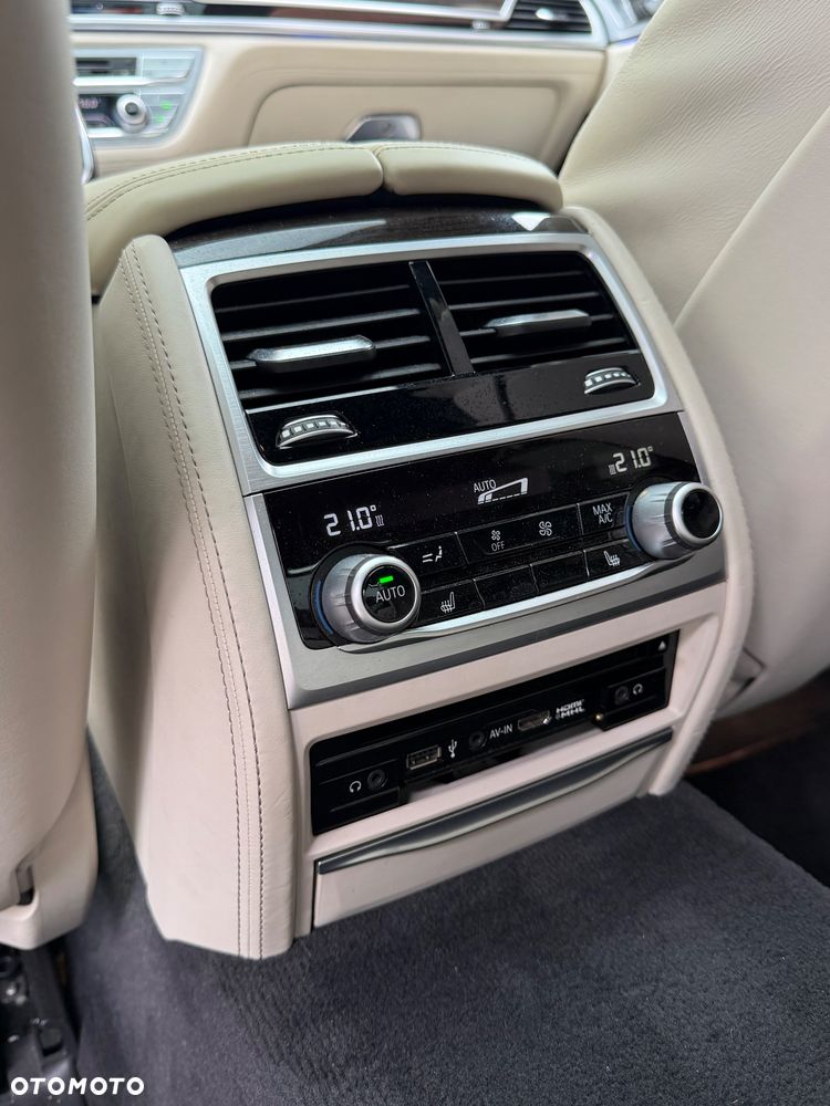 BMW Seria 7 740Le iPerformance - 18