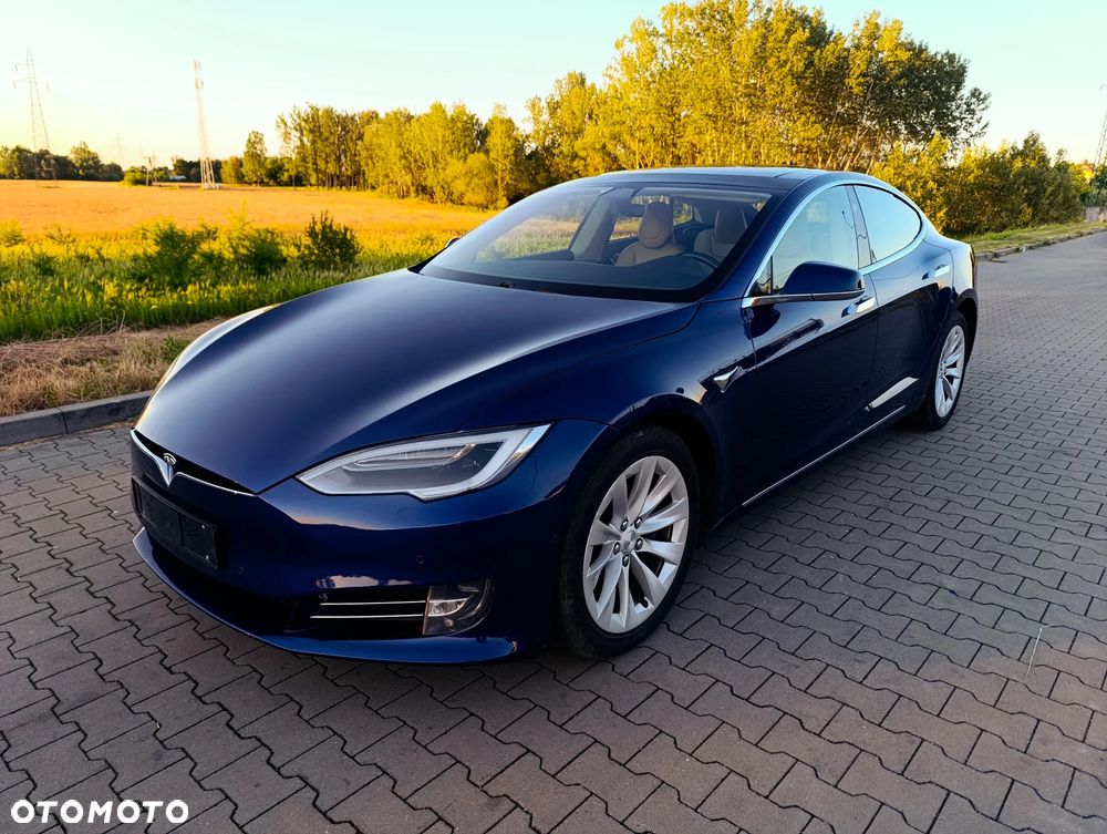 Tesla Model S - 27