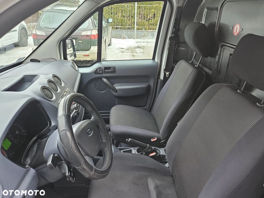 Ford Transit Connect - 13