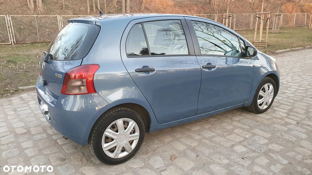 Toyota Yaris 1.3 Luna Premium - 5