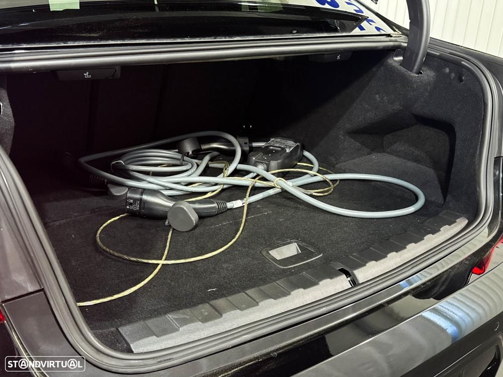 BMW 330 e Pack Desportivo M Auto - 52