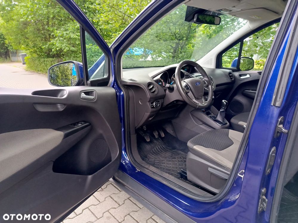 Ford Tourneo Courier 1.0 EcoBoost Titanium - 32