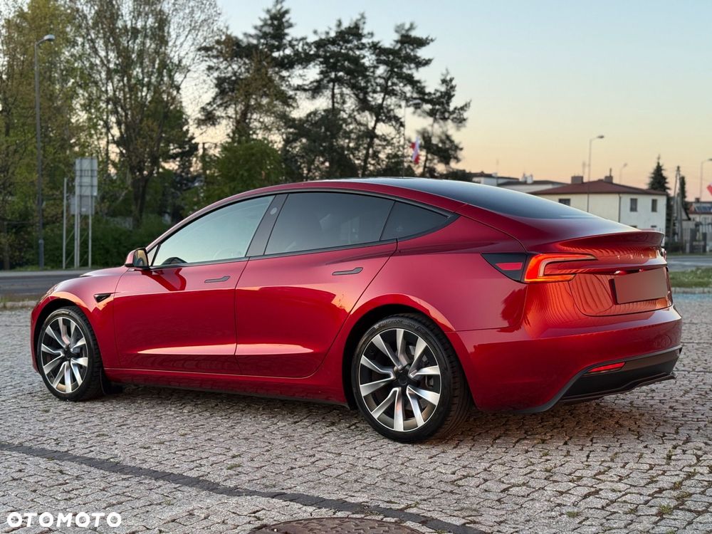 Tesla Model 3 - 5