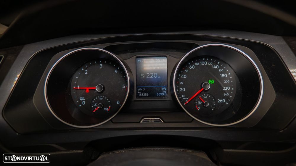 VW Tiguan Allspace 2.0 TDI Confortline DSG - 16