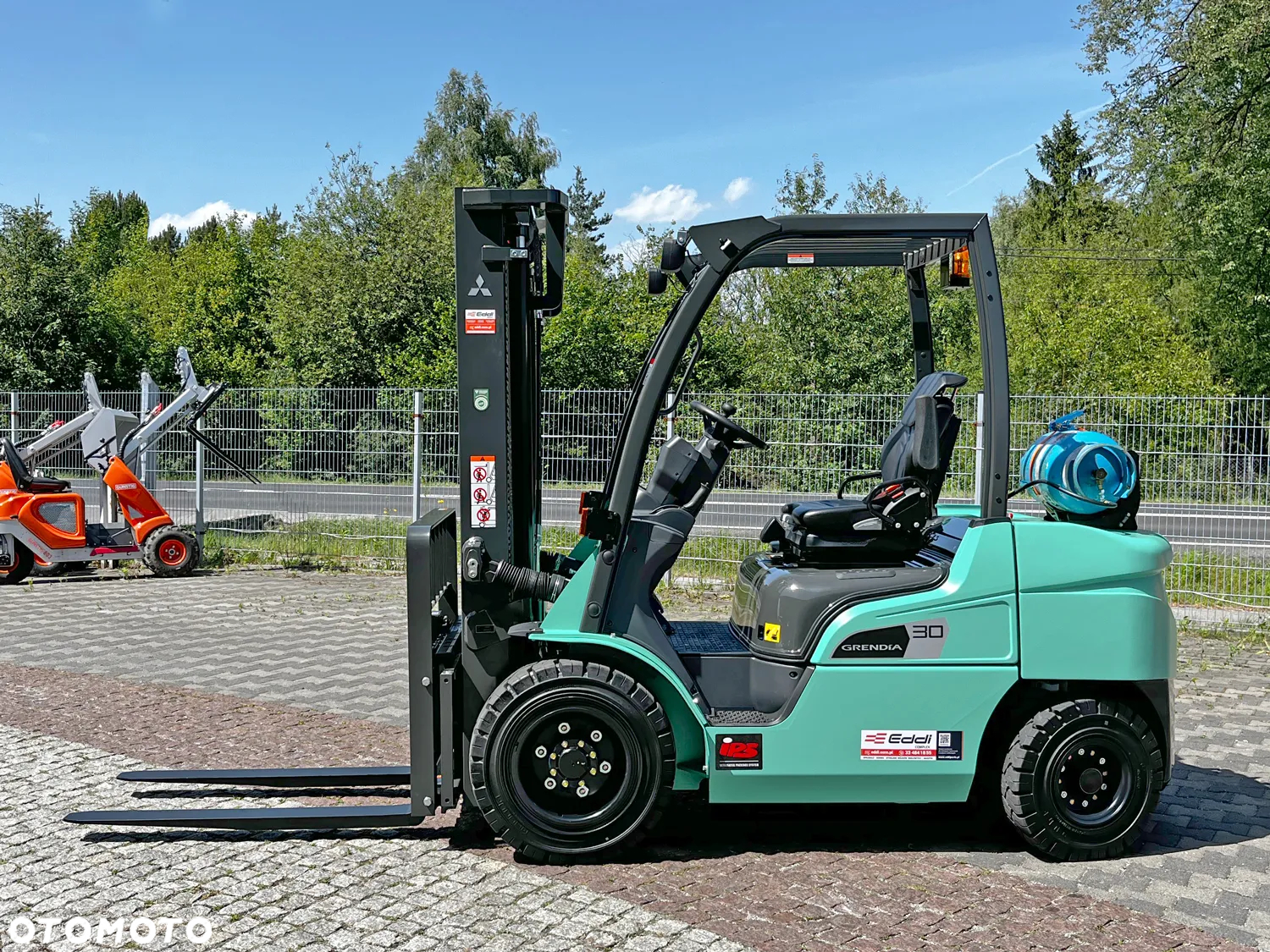 Mitsubishi FG30N Grendia - 7