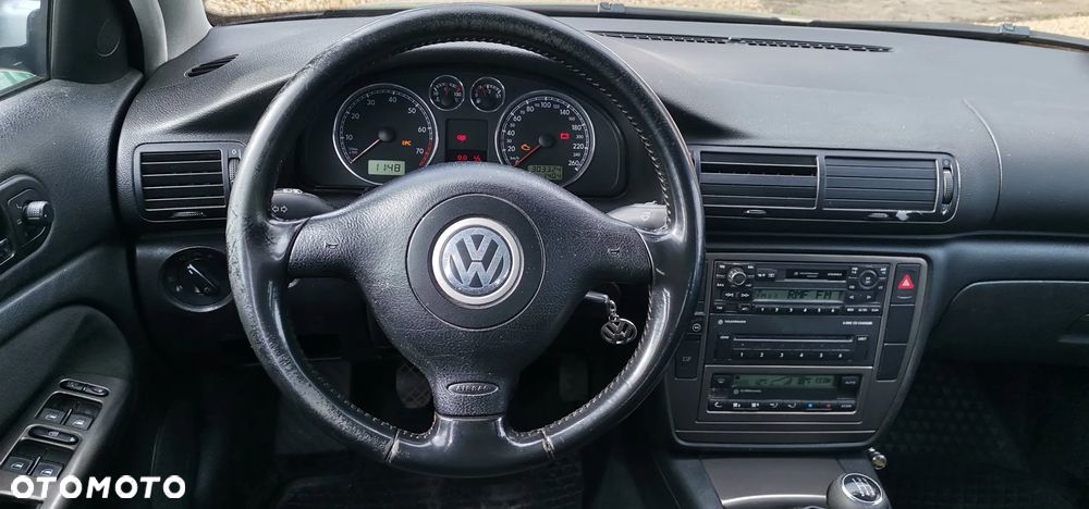 Volkswagen Passat 1.8T Trendline - 10