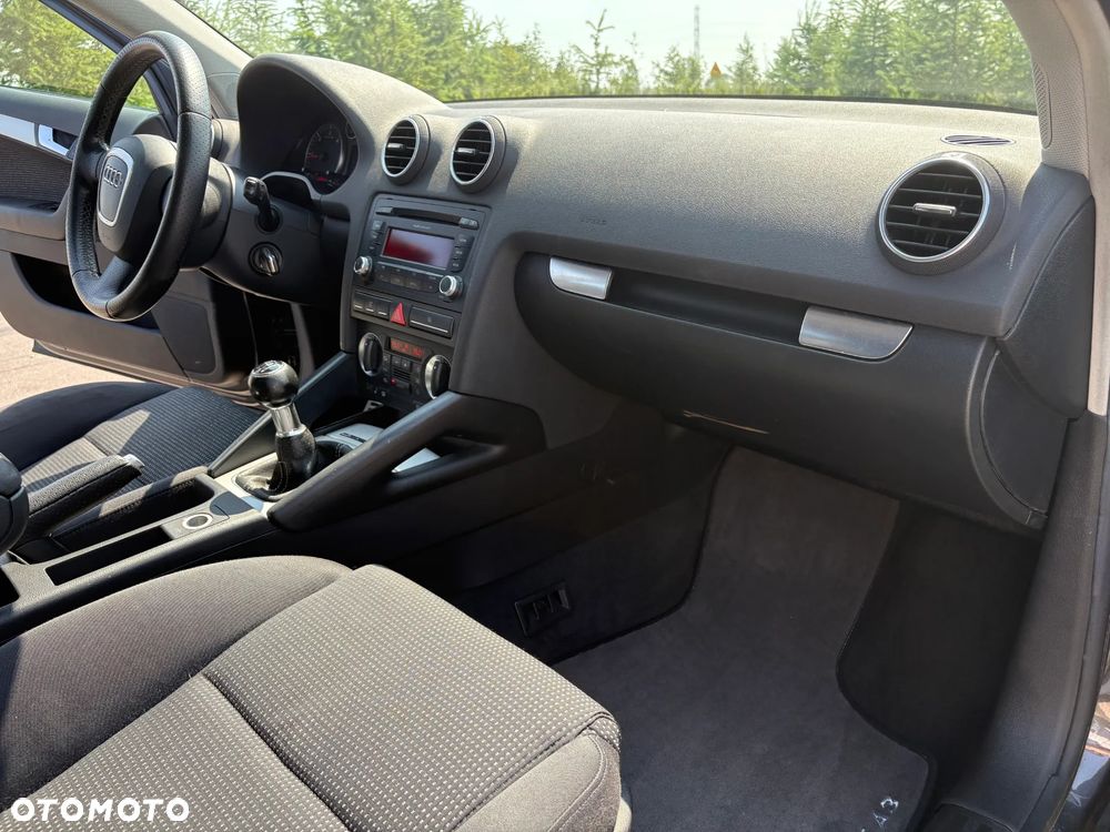 Audi A3 Sportback 2.0 TDI Ambiente - 33