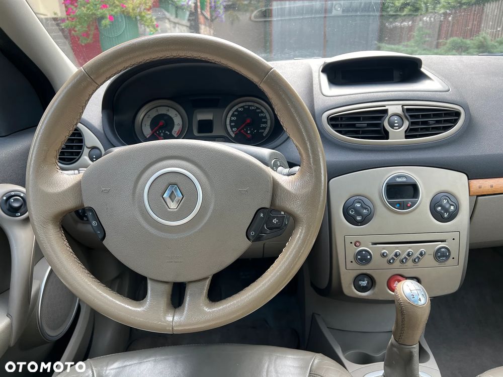 Renault Clio - 20