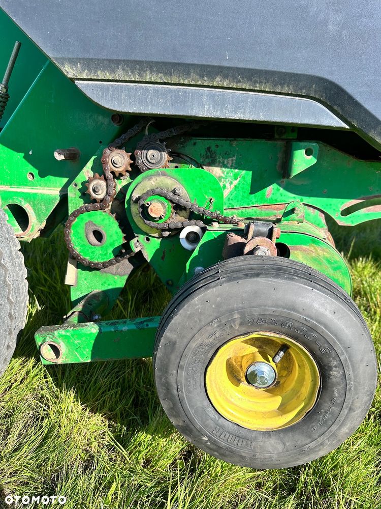 John Deere 582 - 8