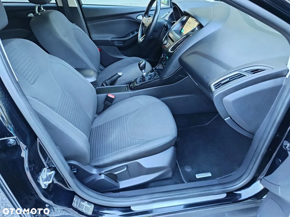 Ford Focus 1.0 EcoBoost STart-Stopp-System TITANIUM - 28