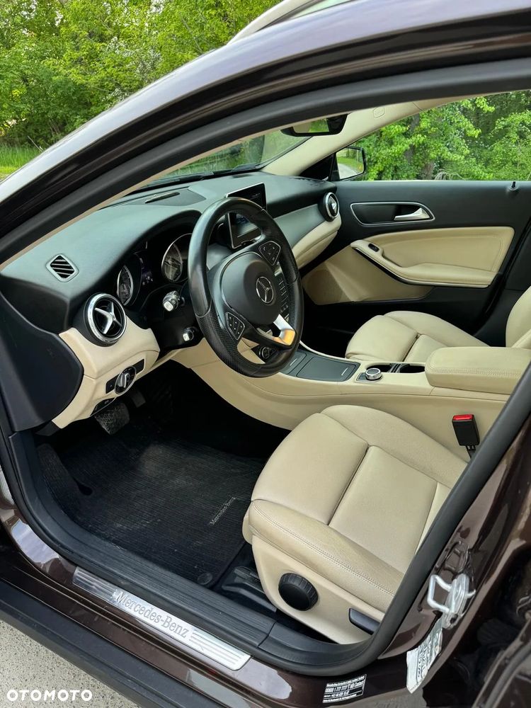 Mercedes-Benz GLA 250 4-Matic - 16