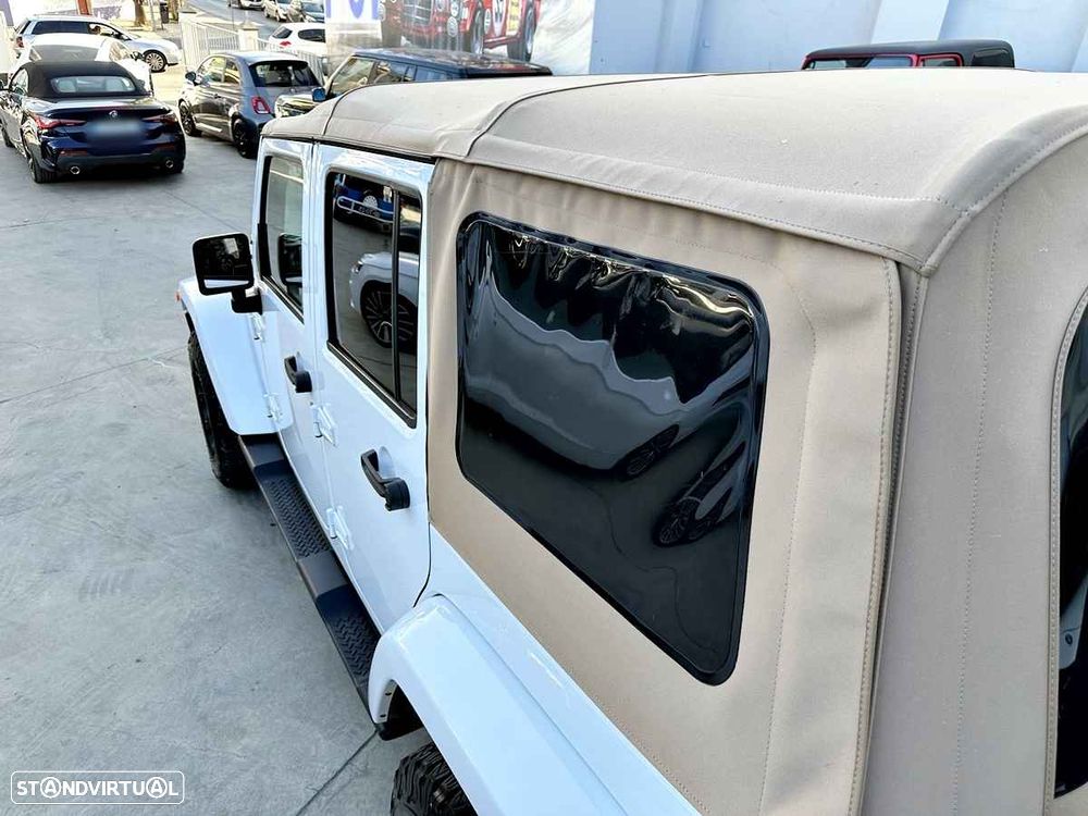 Jeep Wrangler Unlimited - 54