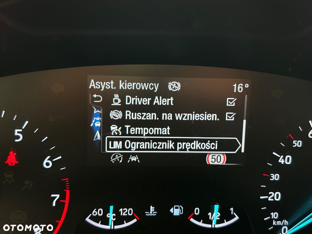 Ford Focus 1.0 EcoBoost ST-Line - 35