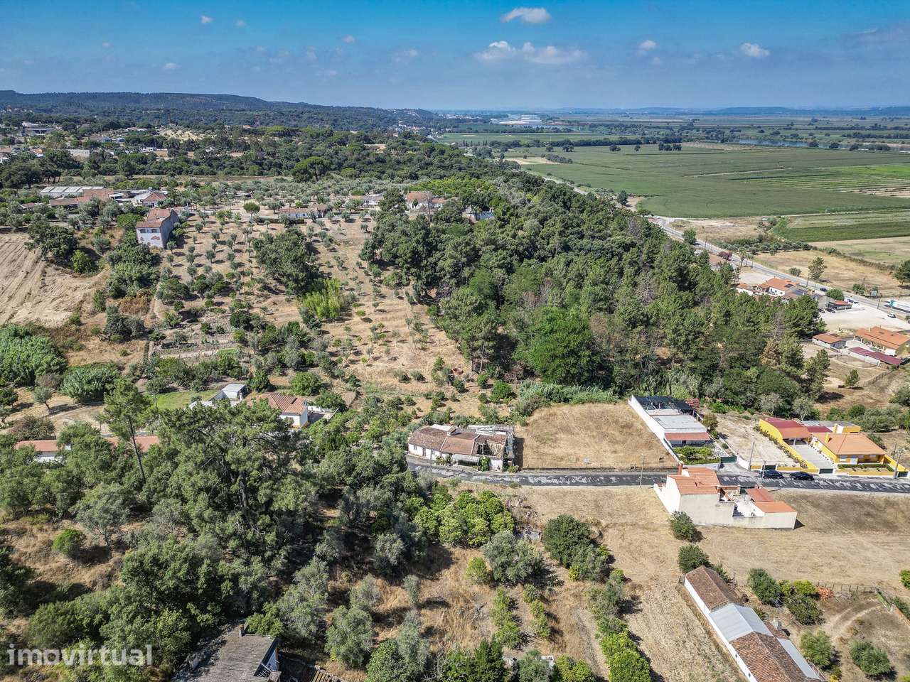 Tereno urbano na Chamusca com 250,7 m² - Grande imagem: 3/16