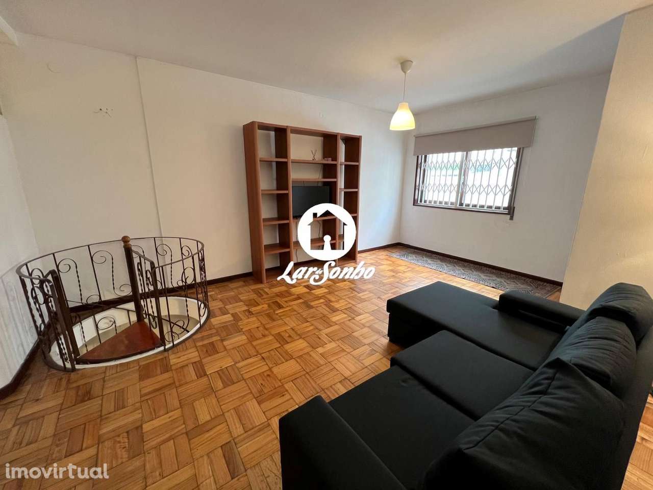 Apartamento T2 com CAVE e TERRAÇO de 80m2 à constituição - Grande imagem: 2/21