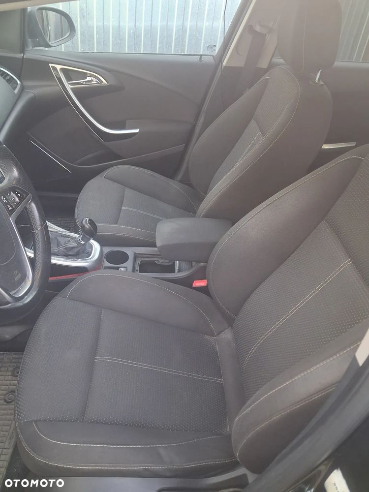 Opel Astra 1.4 Turbo Cosmo - 25