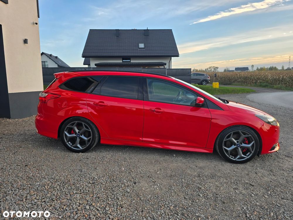 Ford Focus 2.0 EcoBoost ST - 9