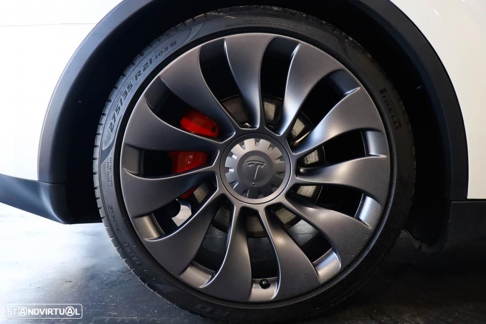 Tesla Model Y Performance Dual Motor AWD - 31