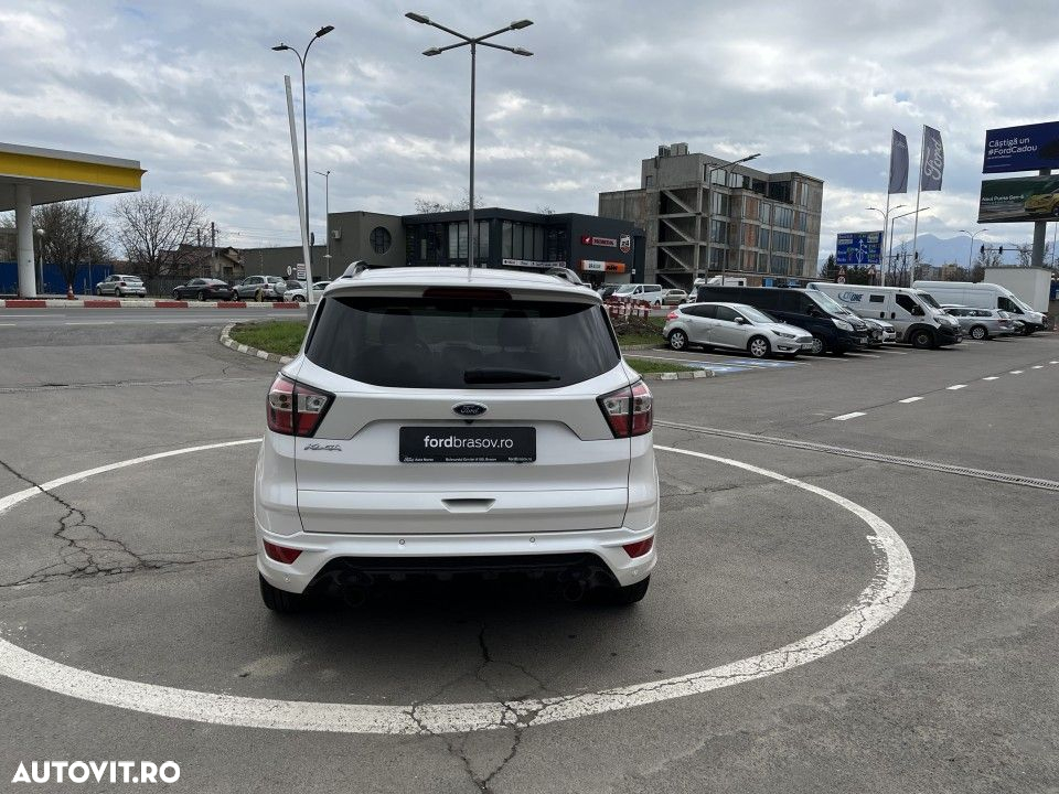 Ford Kuga 2.0 TDCi 4WD Powershift ST-Line - 4