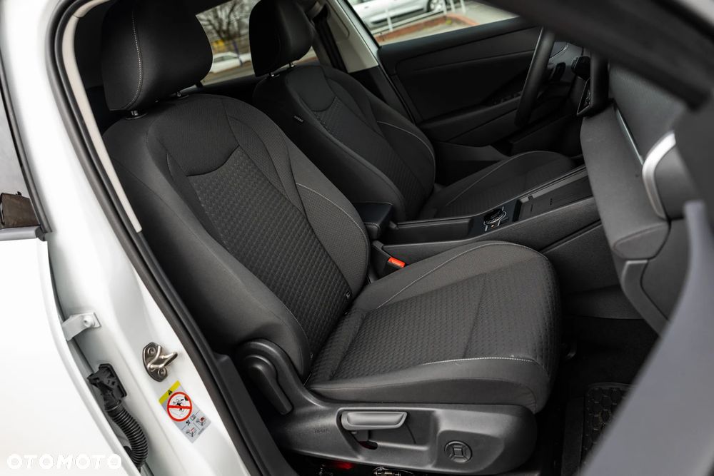 Volkswagen T-Roc 1.5 eTSI Life DSG - 28
