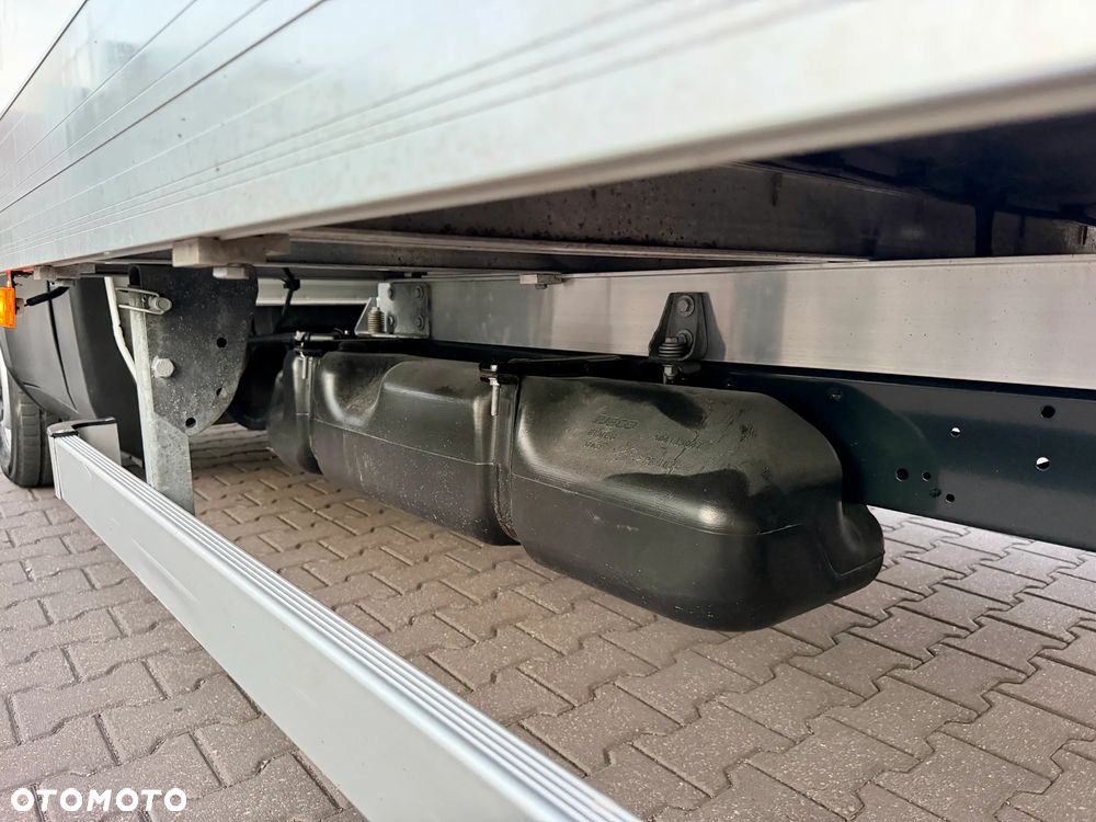 Iveco DAILY KONTENER 8EP / SALON POLSKA / GWARANCJA W CENIE / FAKTURA VAT 23% / LEASING, KREDYT - UPROSZCZONA PROCEDURA - 29