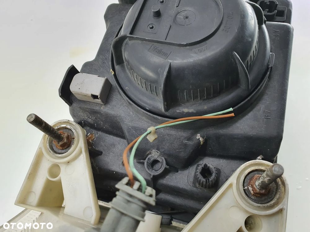 LAMPA LEWA REFLEKTOR KIERUNKOWSKAZ  IVECO EUROCARGO - 17