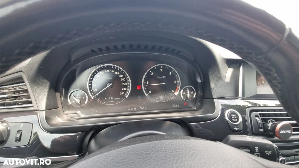 BMW Seria 5 520d xDrive AT - 17