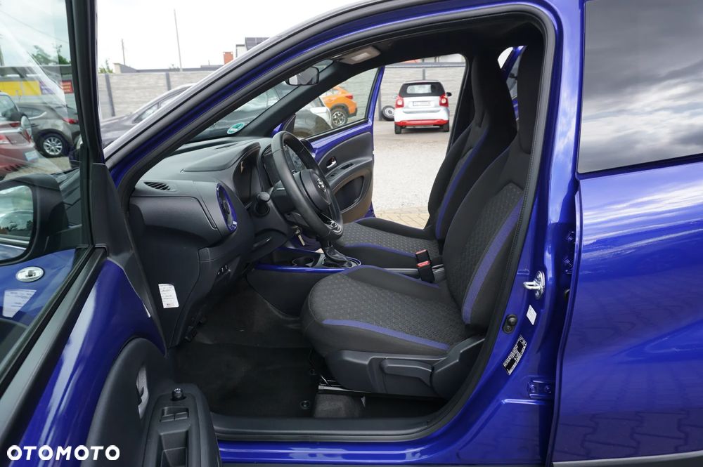 Toyota Aygo X x-shift x-play Team Deutschland - 20