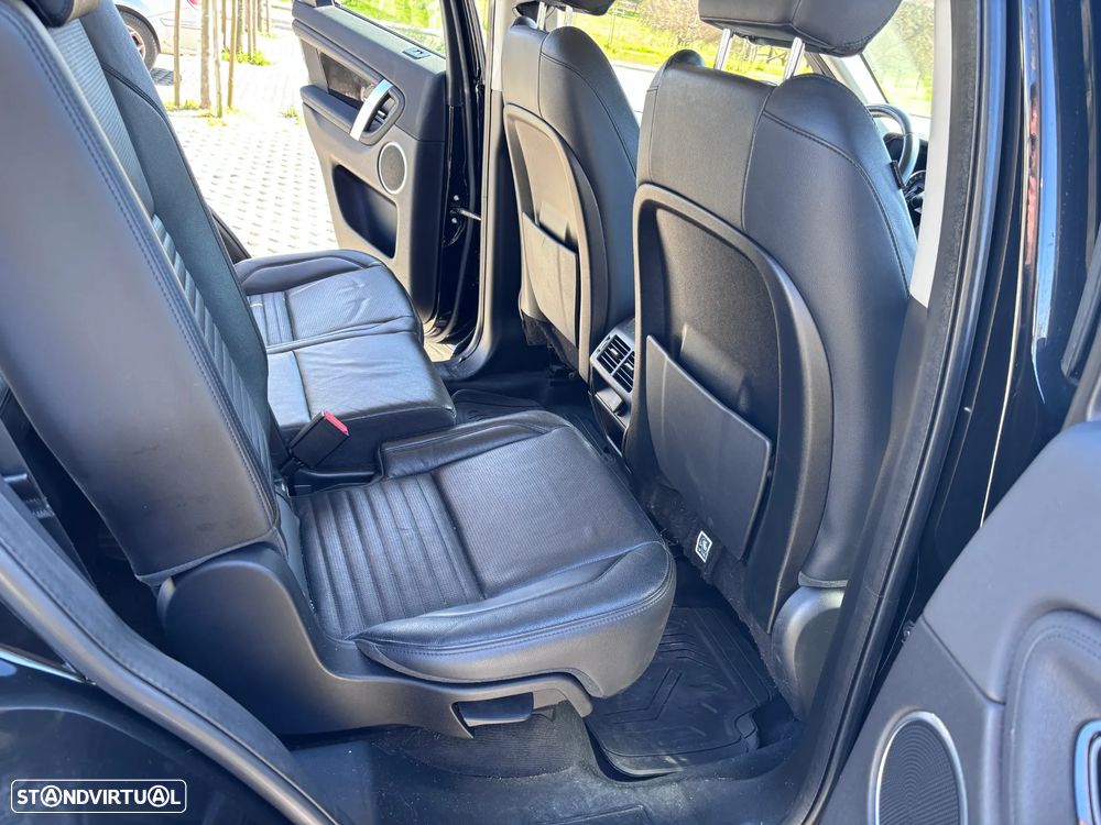 Land Rover Discovery Sport P300e SE - 22