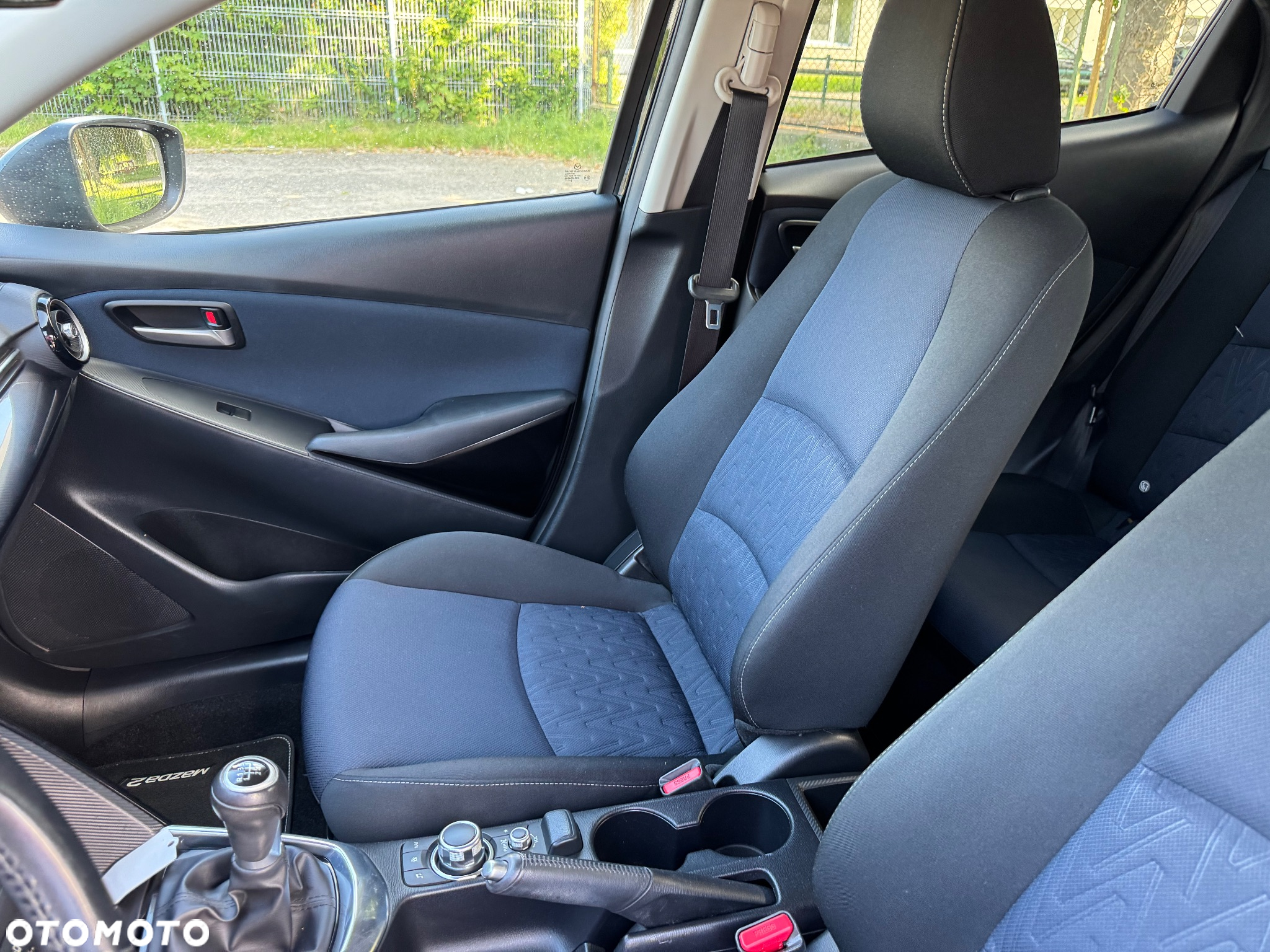 Mazda 2 - 15
