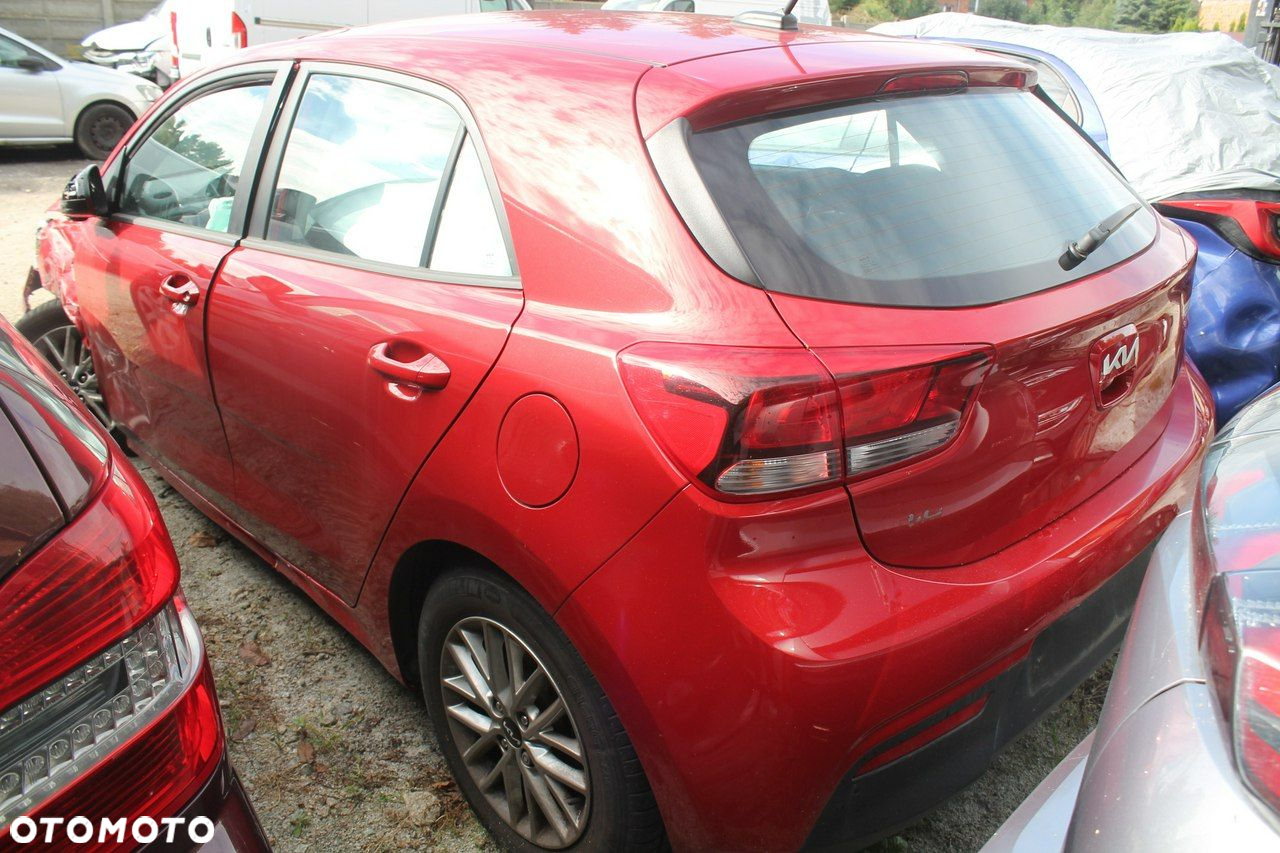 Kia Rio - 4