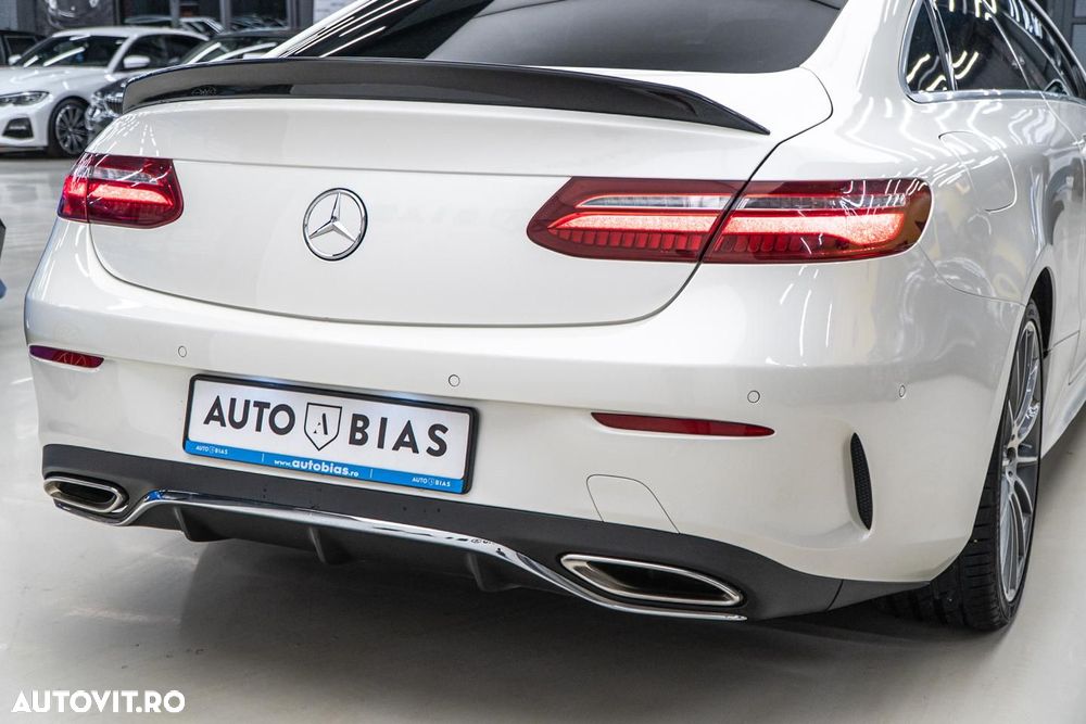 Mercedes-Benz E 300 Coupe Aut. - 13