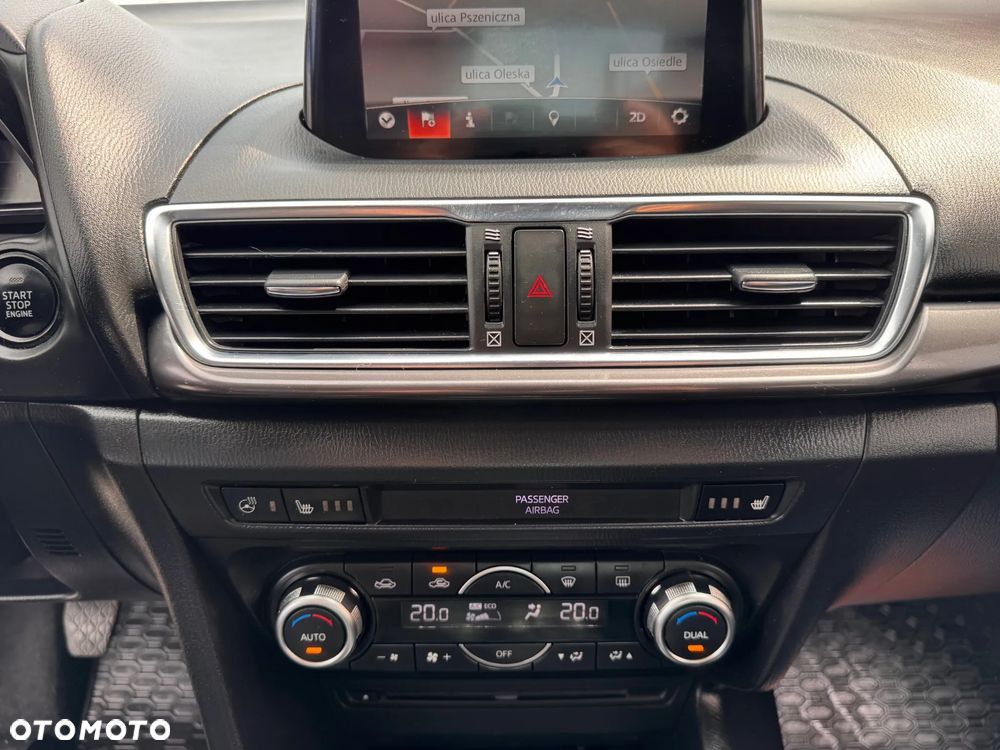 Mazda 3 - 10