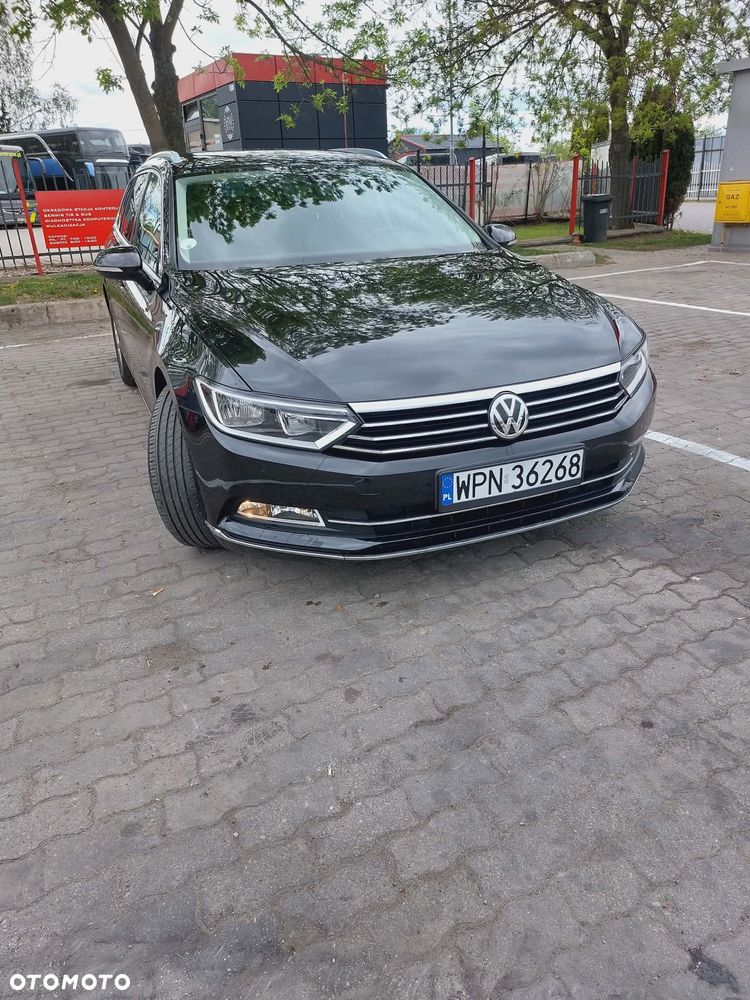 Volkswagen Passat - 1